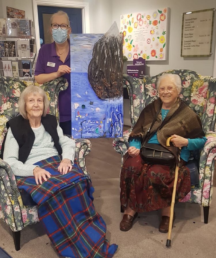Ready, set, draw – Horndean care home residents take part in worldwide art festival